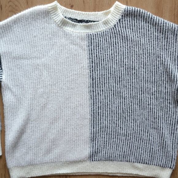 Bobeau Sweater Size XL - Picture 2 of 4
